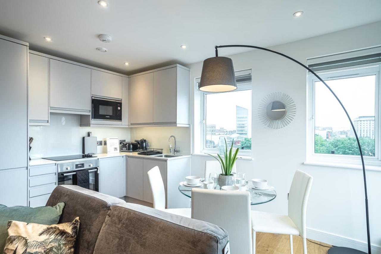 Deluxe Chic 1 2 Bed Apts Near Heathrow Legoland Windsor Slough Villa Exteriör bild