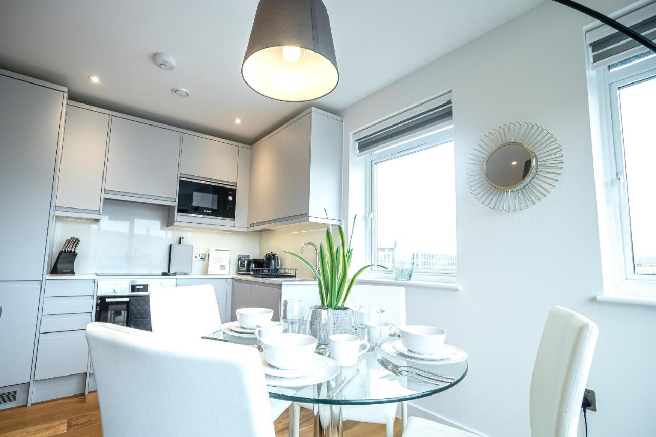 Deluxe Chic 1 2 Bed Apts Near Heathrow Legoland Windsor Slough Villa Exteriör bild