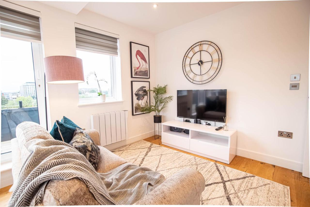 Deluxe Chic 1 2 Bed Apts Near Heathrow Legoland Windsor Slough Villa Exteriör bild