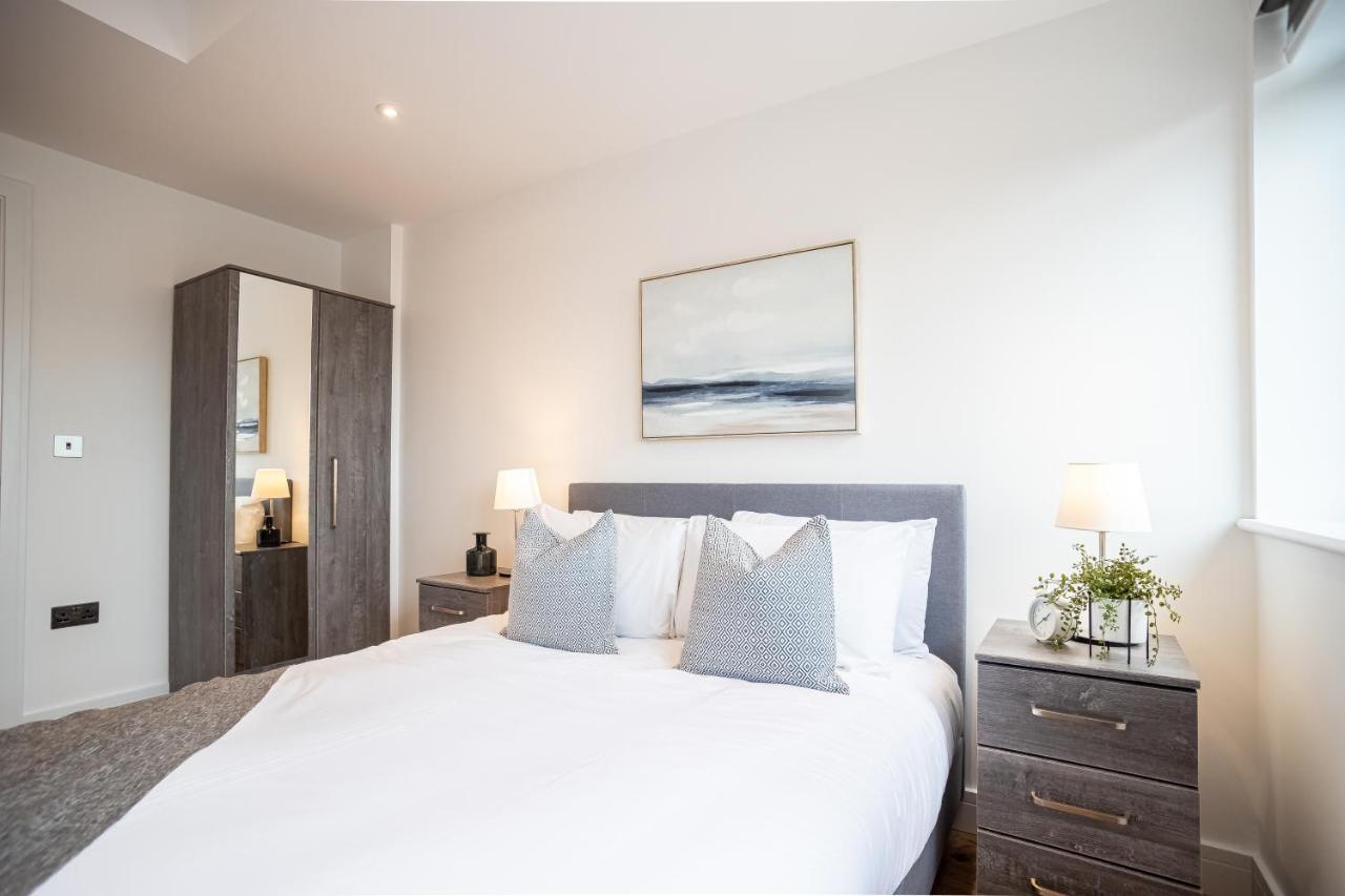 Deluxe Chic 1 2 Bed Apts Near Heathrow Legoland Windsor Slough Villa Exteriör bild
