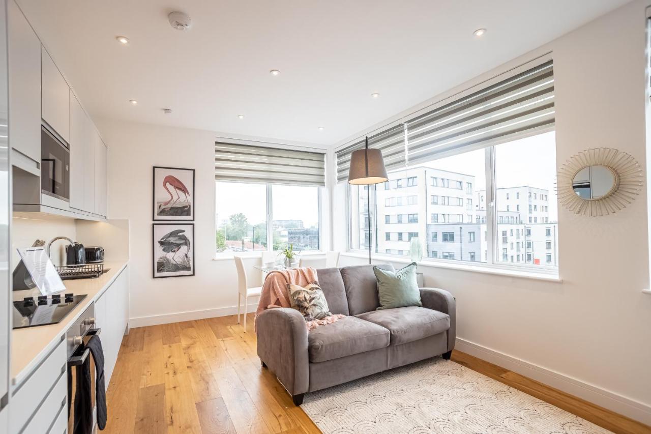 Deluxe Chic 1 2 Bed Apts Near Heathrow Legoland Windsor Slough Villa Exteriör bild