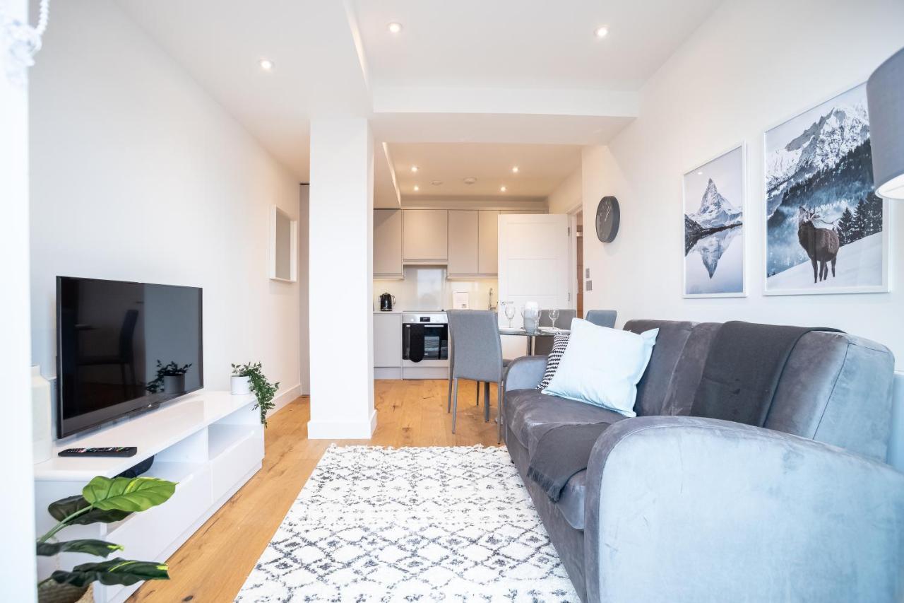 Deluxe Chic 1 2 Bed Apts Near Heathrow Legoland Windsor Slough Villa Exteriör bild