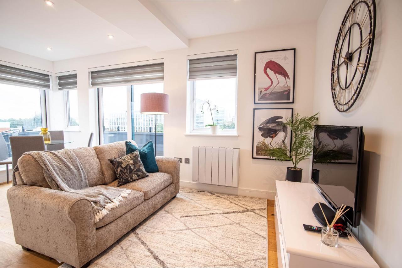 Deluxe Chic 1 2 Bed Apts Near Heathrow Legoland Windsor Slough Villa Exteriör bild