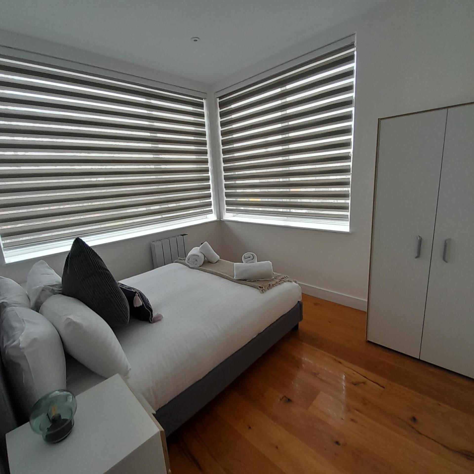 Deluxe Chic 1 2 Bed Apts Near Heathrow Legoland Windsor Slough Villa Exteriör bild