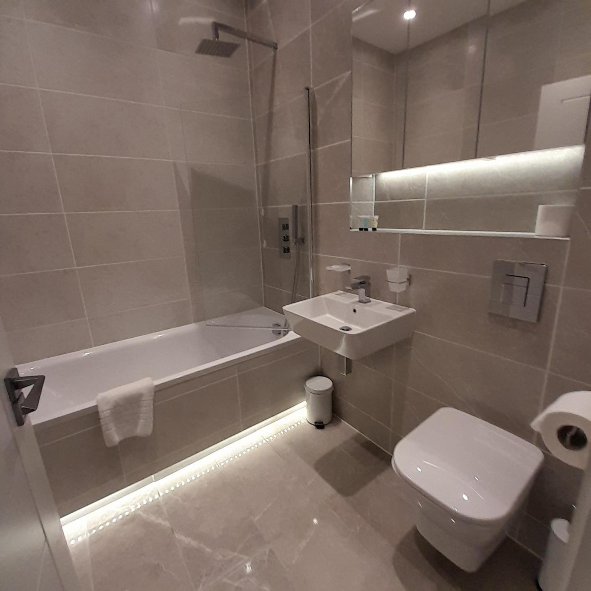 Deluxe Chic 1 2 Bed Apts Near Heathrow Legoland Windsor Slough Villa Exteriör bild